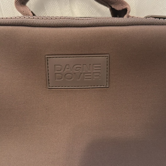 Dagne Dover Axel Large Neoprene Lunch Box in Dune - Picture 9 of 13